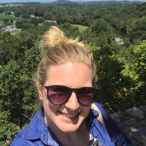 Meet your Posher, Stephanie